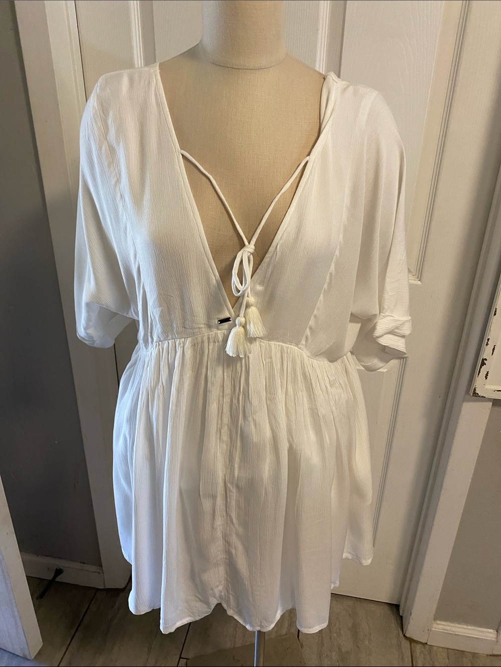 Oneill dress/coverup size L BNWT